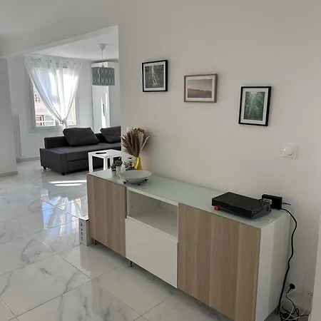 Ebricka Apartment *